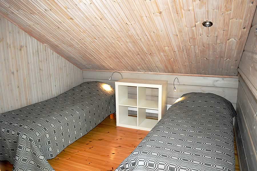 Yksi Nipashovin yläkerran makuuhuoneista